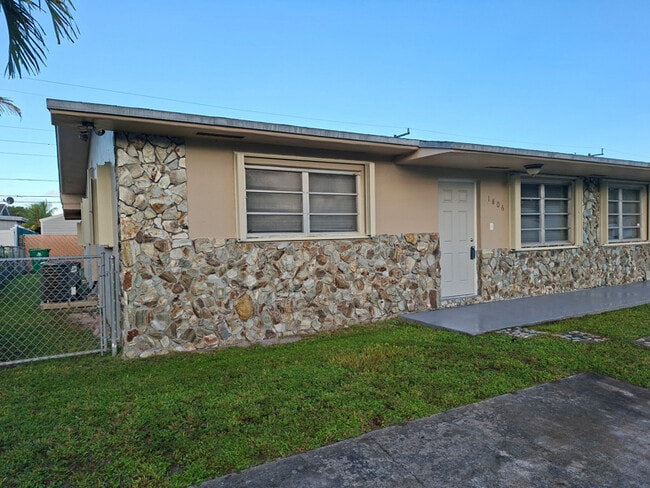 1806 SW 97th Ave