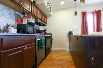 21 Weitz St, Unit 21-21 in Boston, MA - Building Photo - Building Photo