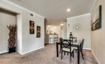 2825 N Hwy 360 in Grand Prairie, TX - Building Photo - Building Photo