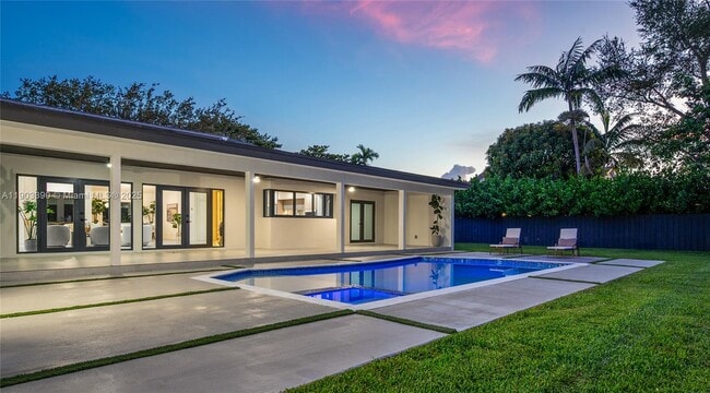 7865 SW 183rd Terrace in Palmetto Bay, FL - Building Photo - Building Photo