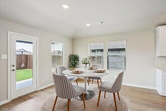 512 Midnight Oak Dr in McKinney, TX - Foto de edificio - Building Photo