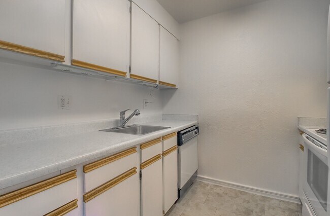 3613 S Sheridan Blvd in Lakewood, CO - Building Photo - Building Photo