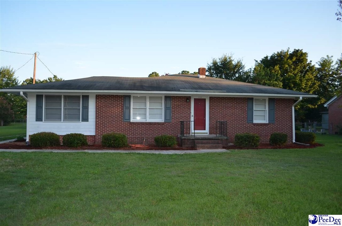 1120 2nd Loop Rd in Florence, SC - Building Photo