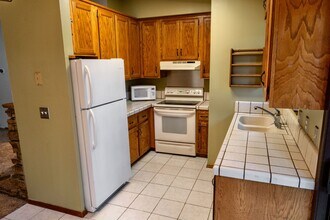 3457 Champlain Dr in South Lake Tahoe, CA - Foto de edificio - Building Photo