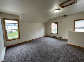 655 Wisconsin St, Unit .5 in Eau Claire, WI - Building Photo - Building Photo