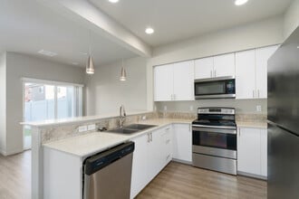 Avery Estates Townhomes in Hayden, ID - Building Photo - Interior Photo