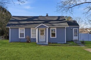 213 St Louis Ave in Woonsocket, RI - Building Photo