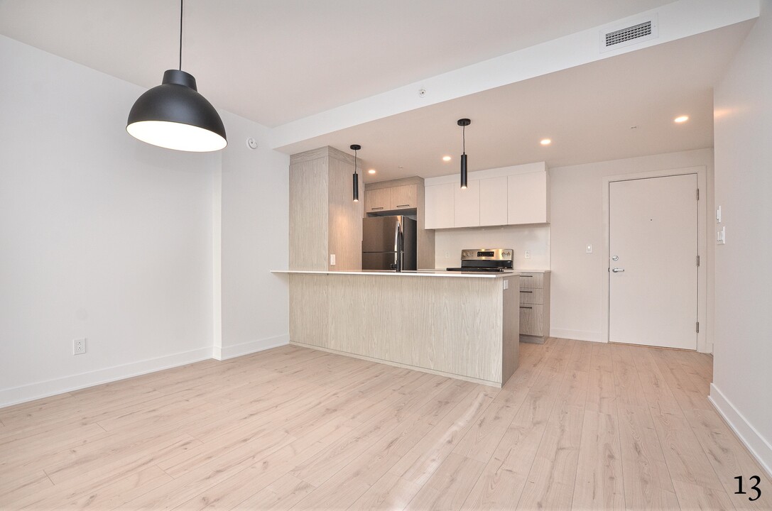 12065 Rue de Blois in Mirabel, QC - Building Photo