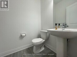 26 Banshee Ln in Richmond Hill, ON - Building Photo - Building Photo