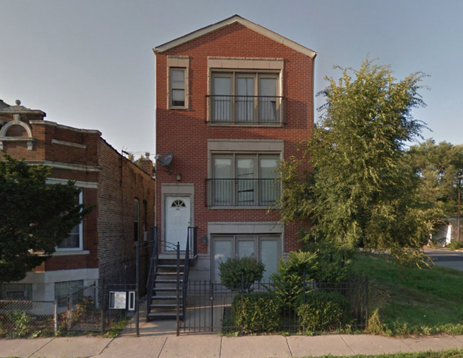 2902 W Fillmore St in Chicago, IL - Building Photo - Building Photo