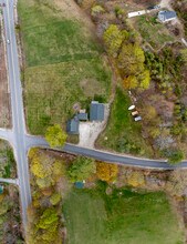 101 Rocky Dunn Rd, Unit Above Garage B in West Baldwin, ME - Foto de edificio - Building Photo