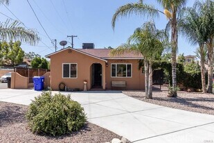 28943 Greenspot Rd in Highland, CA - Building Photo