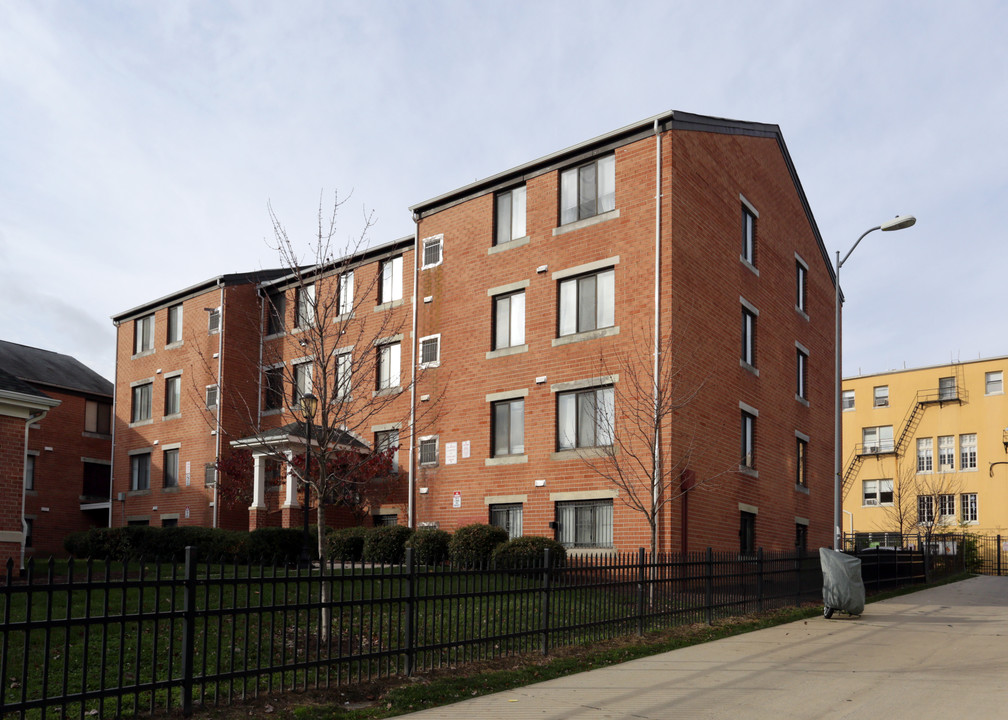 Faircliff Plaza West in Washington, DC - Foto de edificio