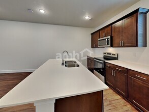 6014 W Copper Hawk Dr in South Jordan, UT - Building Photo - Building Photo
