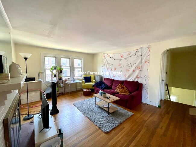 115 Lanark Rd, Unit 1