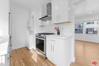 2948 Exposition Blvd in Santa Monica, CA - Building Photo - Building Photo