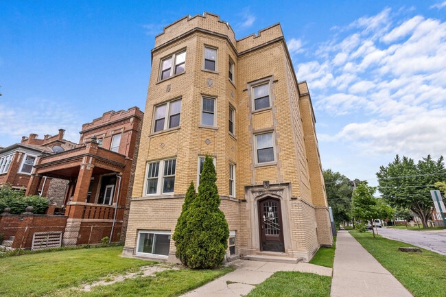 1101 S Oak Park Ave in Oak Park, IL - Foto de edificio - Building Photo