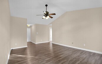 1332 Oak Knolls Dr in Fayetteville, NC - Building Photo - Building Photo