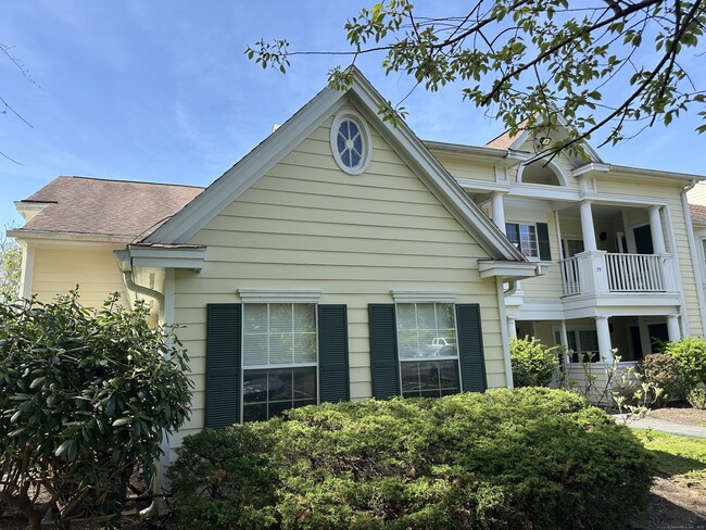 132 North St in Groton, CT - Building Photo - Building Photo