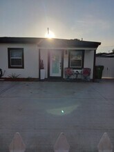 680 E 8th Ave in Hialeah, FL - Building Photo - Building Photo