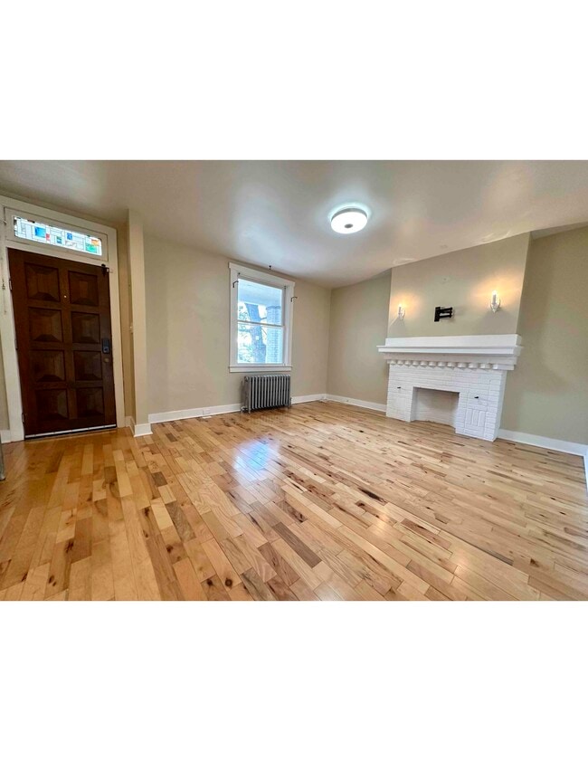 182 W Larkspur St in Munhall, PA - Building Photo - Building Photo