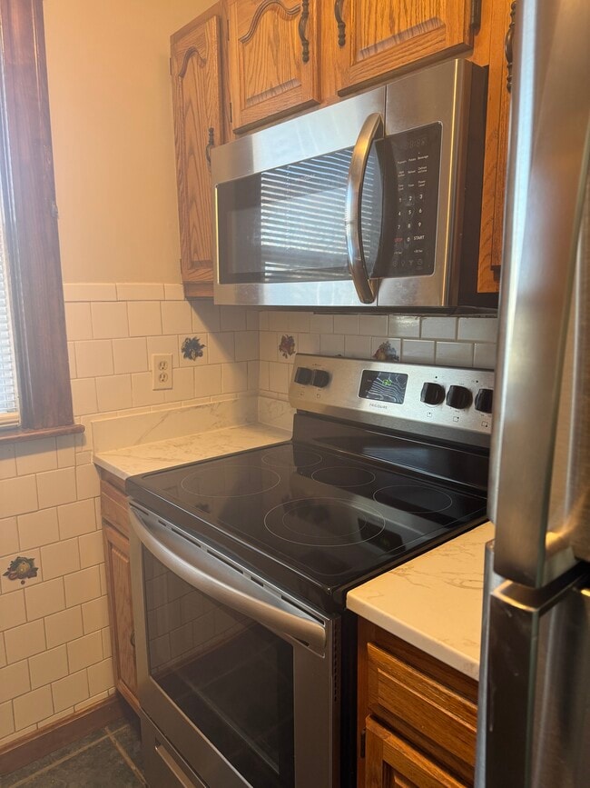 29 Willard St in Pawtucket, RI - Building Photo - Building Photo