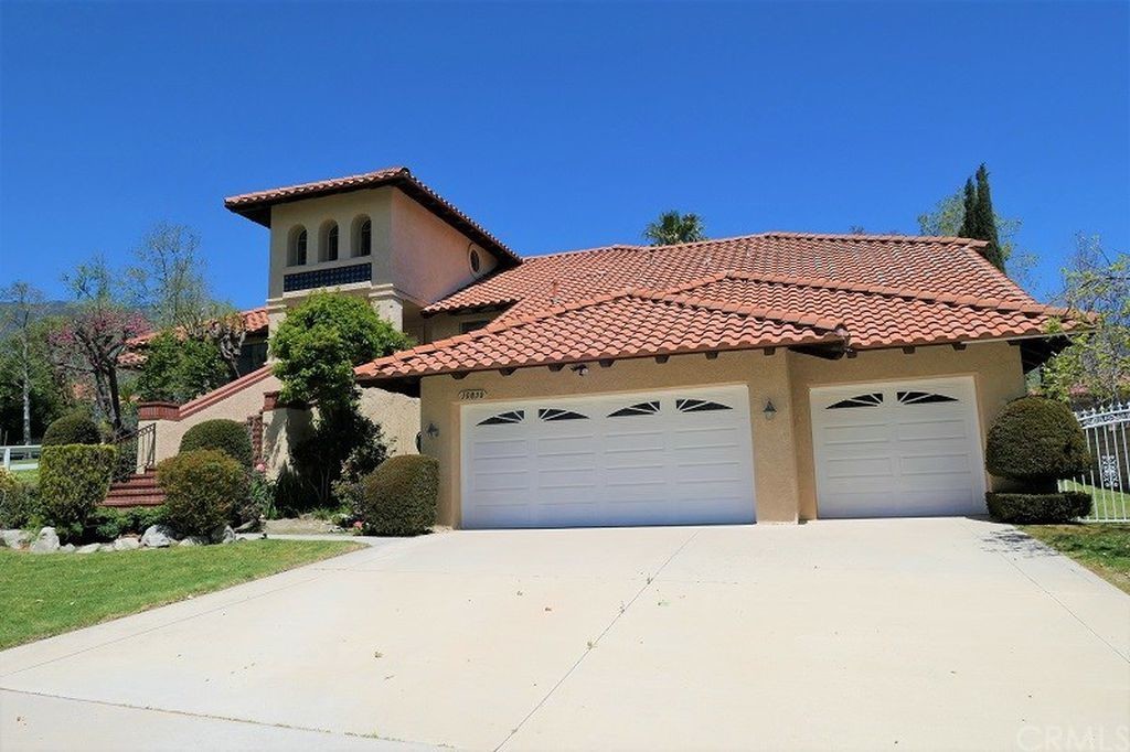 10830 Boulder Canyon Rd in Rancho Cucamonga, CA - Building Photo