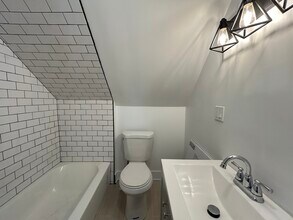 3618 W George St, Unit CH3 in Chicago, IL - Building Photo - Building Photo