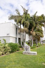 317 Pine Ave in Carlsbad, CA - Building Photo - Building Photo