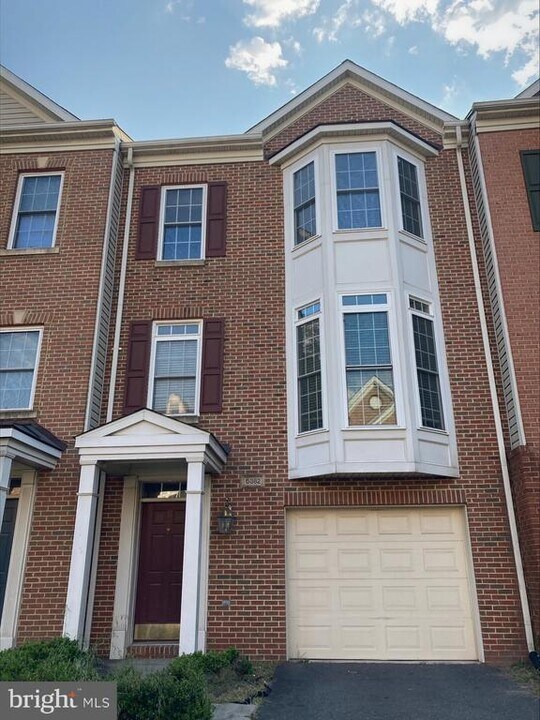 5382 Lavender Mist Ct in Centreville, VA - Building Photo