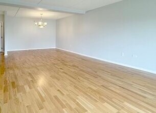 190 N Milwaukee Ave in Wheeling, IL - Building Photo - Building Photo
