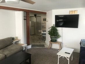 4425 N Kenton Ave, Unit Kenton Basement in Chicago, IL - Foto de edificio - Building Photo