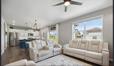 14640 Guernsey Dr in Mead, CO - Foto de edificio - Building Photo