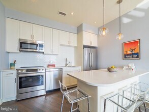 2550 17th St NW in Washington, DC - Building Photo - Building Photo