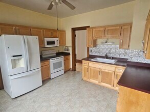 2531 S Brisbane Ave, Unit The Brisbane Upper in Milwaukee, WI - Foto de edificio - Building Photo