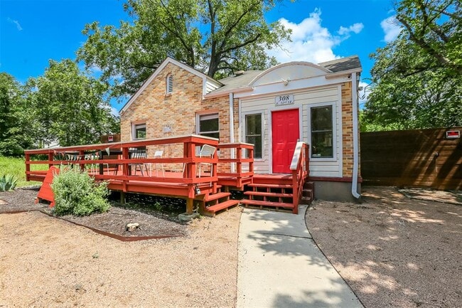 property at 308 E 32nd St