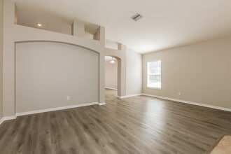 1217 Barclay Wood Dr in Ruskin, FL - Foto de edificio - Building Photo