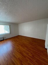 1260 Beachwood Dr in Los Angeles, CA - Foto de edificio - Building Photo