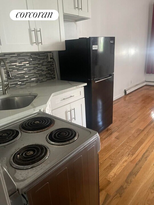 259 W 121st St in New York, NY - Building Photo