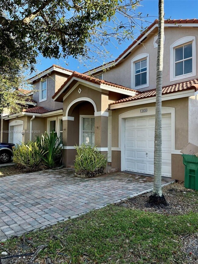13850 SW 274th Terrace in Homestead, FL - Building Photo - Building Photo