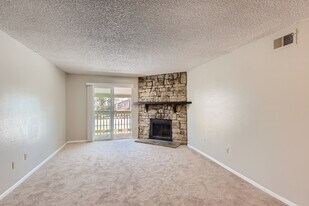 4400 S Quebec St in Denver, CO - Building Photo