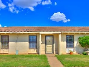 7123 NW 16th St in Bethany, OK - Foto de edificio - Building Photo