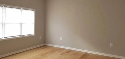 325 Hickory St in Lexington, KY - Building Photo - Building Photo