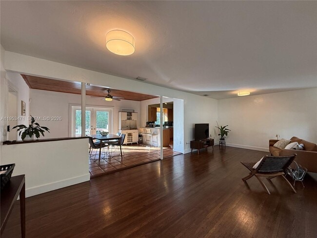 2728 Kirk St in Miami, FL - Building Photo - Building Photo