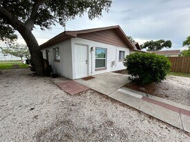 530 5th Ave W in Palmetto, FL - Building Photo