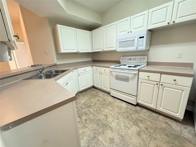 5524 Metrowest Blvd in Orlando, FL - Building Photo - Building Photo