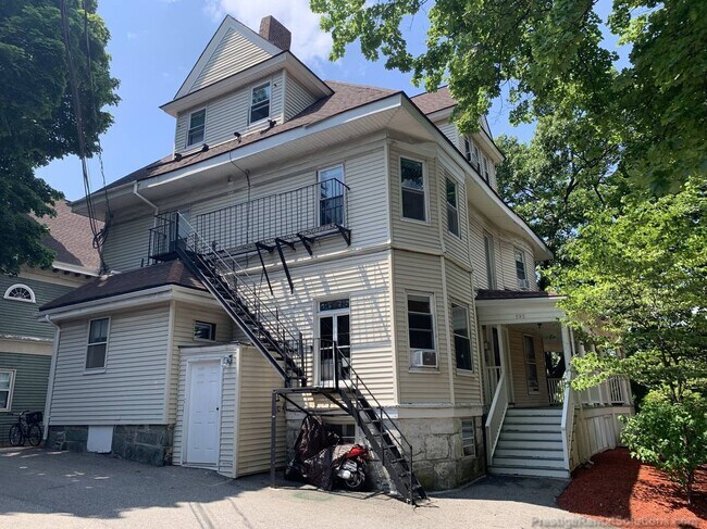 582 Cambridge St, Unit 3 in Boston, MA - Building Photo - Building Photo