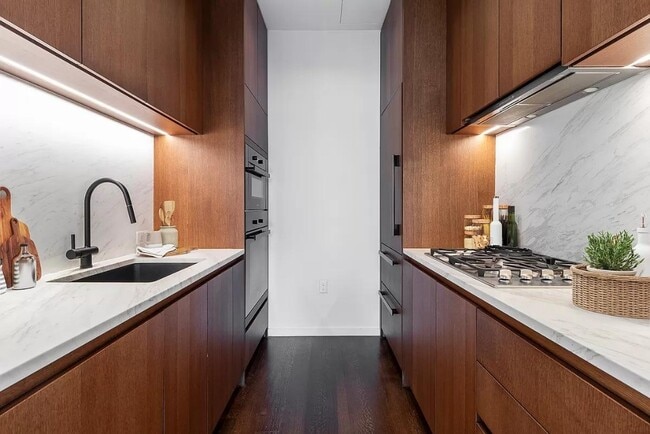 476 Broadway in New York, NY - Building Photo - Building Photo