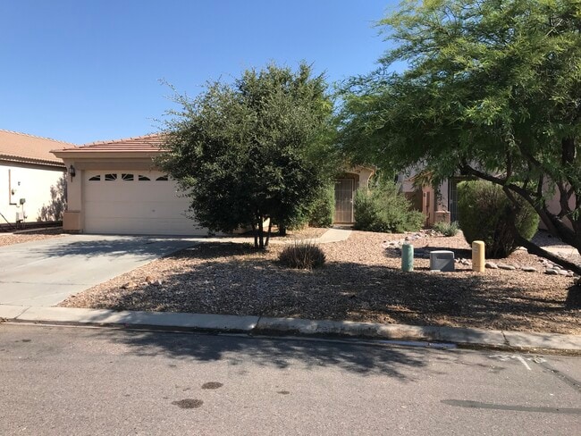 property at 865 E Monteleone St