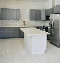 29 Palmetto Dr in Miami Springs, FL - Building Photo - Building Photo